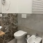 Cavour16 Rent Bedrooms Oda ve Kahvaltı Cenova