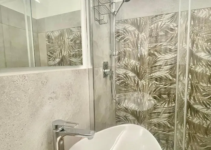 Cavour16 Rent Bedrooms Bed & Breakfast 3*