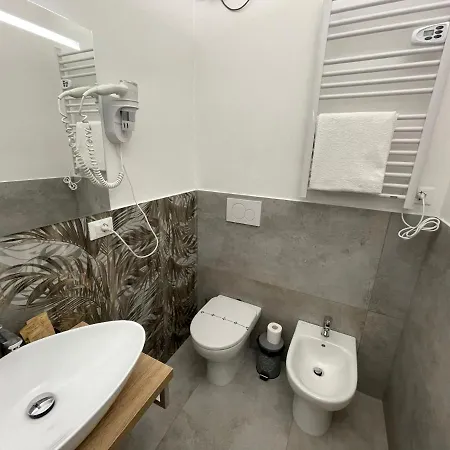 Alojamento de Acomodação e Pequeno-almoço Cavour16 Rent Bedrooms 3*