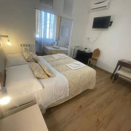 לינה וארוחת בוקר Cavour16 Rent Bedrooms