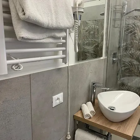 Cavour16 Rent Bedrooms