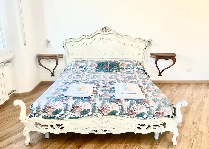 Cavour16 Rent Bedrooms 3* Genua