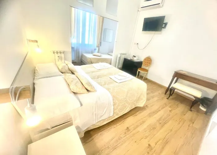 Cavour16 Rent Bedrooms Genua