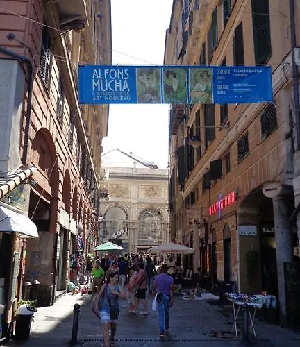 Cavour16 Rent Bedrooms 3* Genua