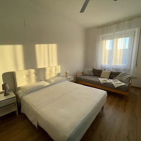 Cavour16 Rent Bedrooms Frühstückspension Genua